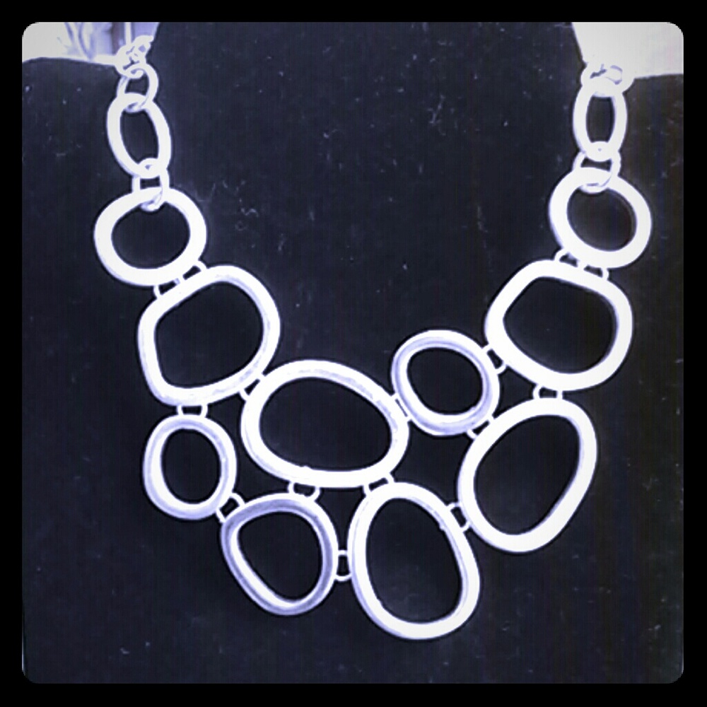 STATEMENT NECKLACE - 15" ADJUSTABLE